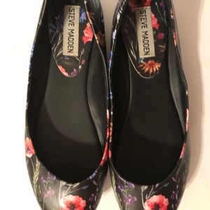 Steve Madden Floral Flats Size 6